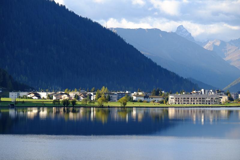 達沃斯城市與湖景